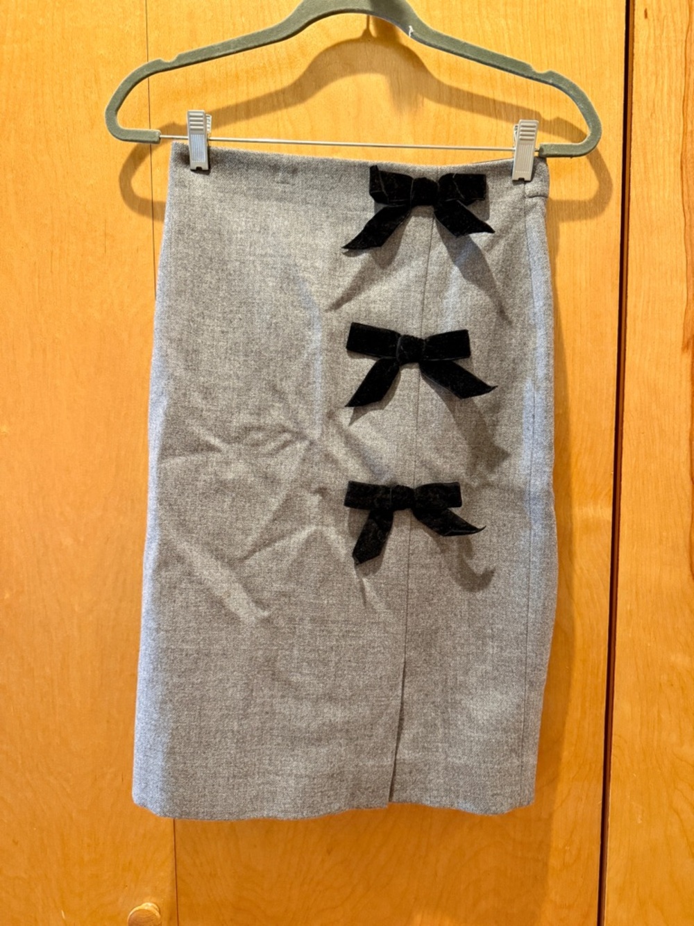 NWOT J. Crew Gray Pencil Skirt with Black Velvet Bows Size 0